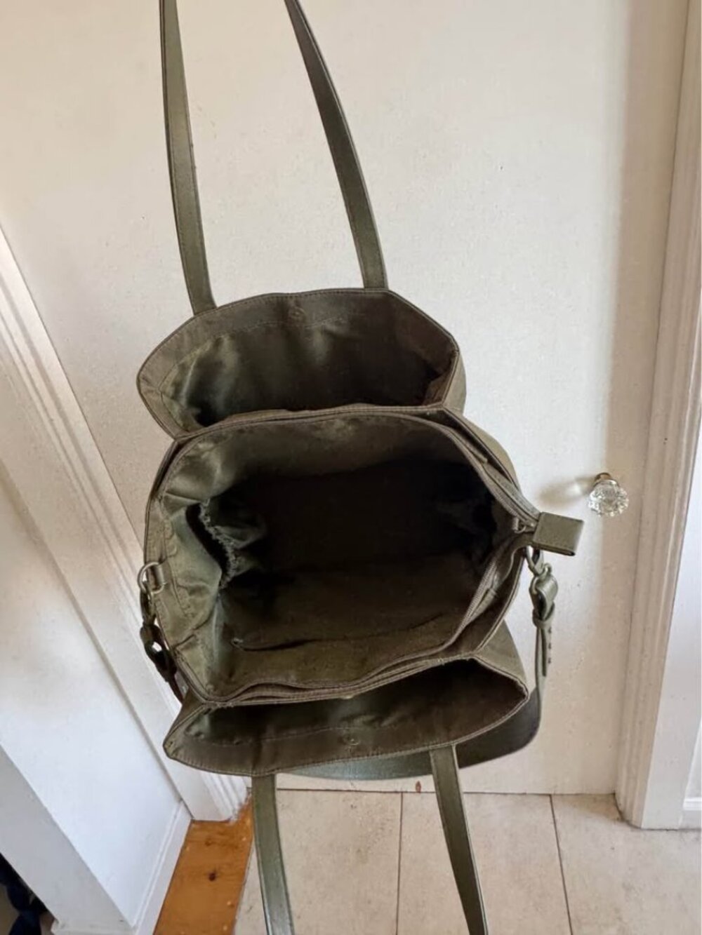 NWOT Béis Commuter Travel/Tote Purse - Picture 5 of 9